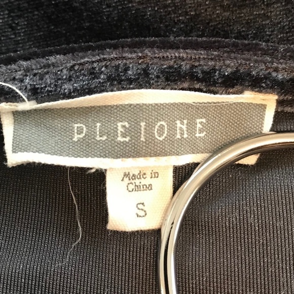 Pleione long sleeve black top sz Small - Picture 5 of 6